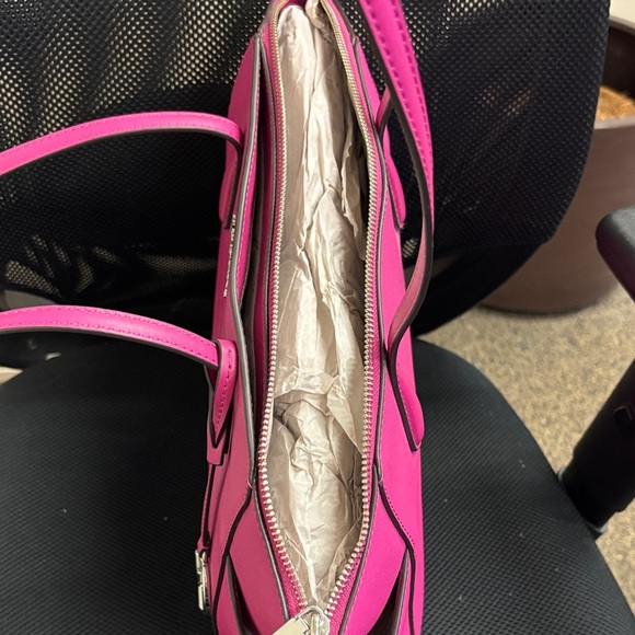 Michael Kors Fuchsia Tote Bag - Picture 4 of 4